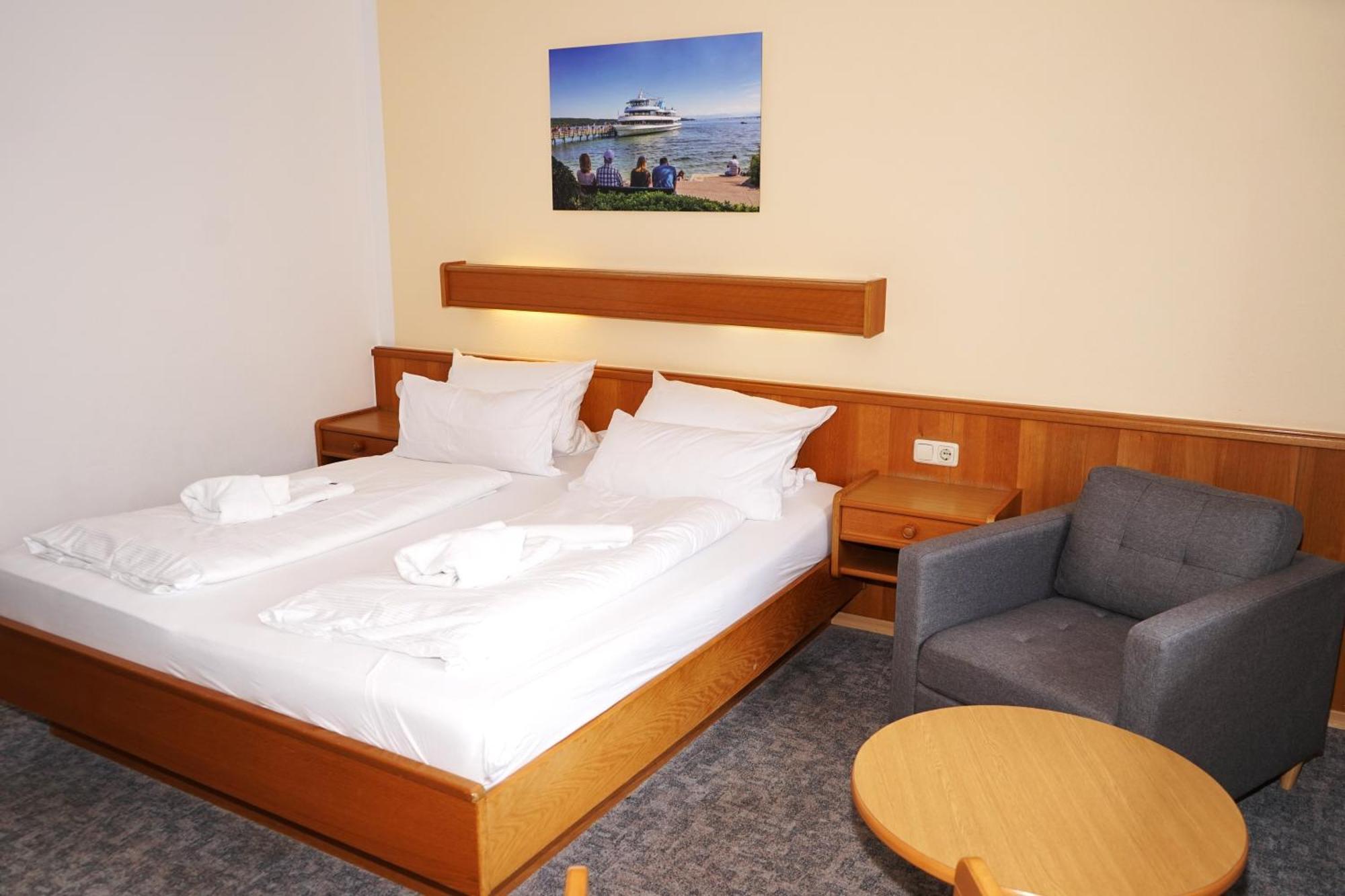 Gasthaus Und Landhotel Wiedmann Eresing Exterior foto